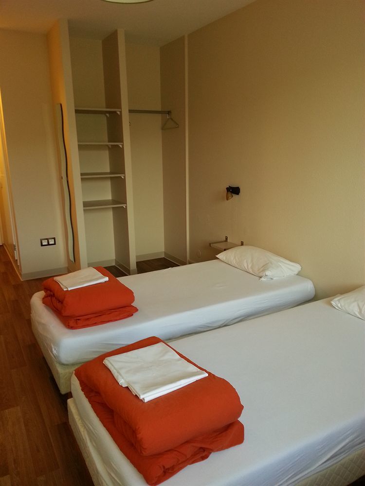 Auberge De Jeunesse Hi Bordeaux-Blanquefort - Ex Otellia מראה חיצוני תמונה