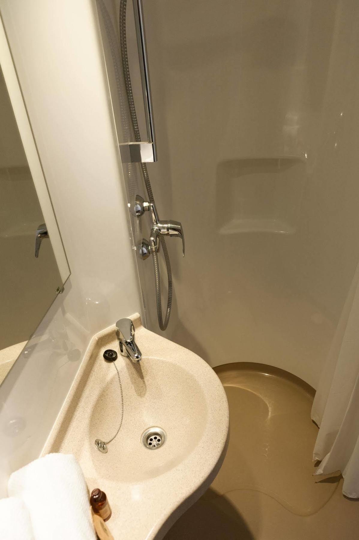 Auberge De Jeunesse Hi Bordeaux-Blanquefort - Ex Otellia מראה חיצוני תמונה